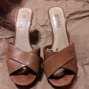 Michael Michael Kors 7 M brown Leather Open Toe wedge Sandals. Heel is about 3"